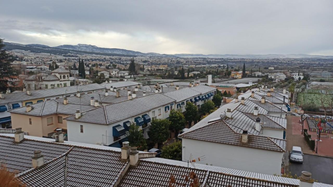 Piso Turistico Huetor Vega Apartment ภายนอก รูปภาพ